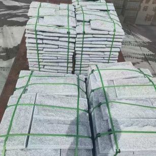 阜阳 芝麻白蘑菇石装车出货