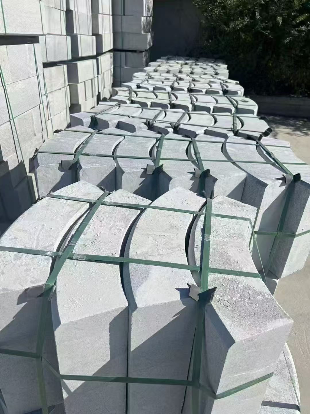 阜阳 芝麻灰弧形路沿石