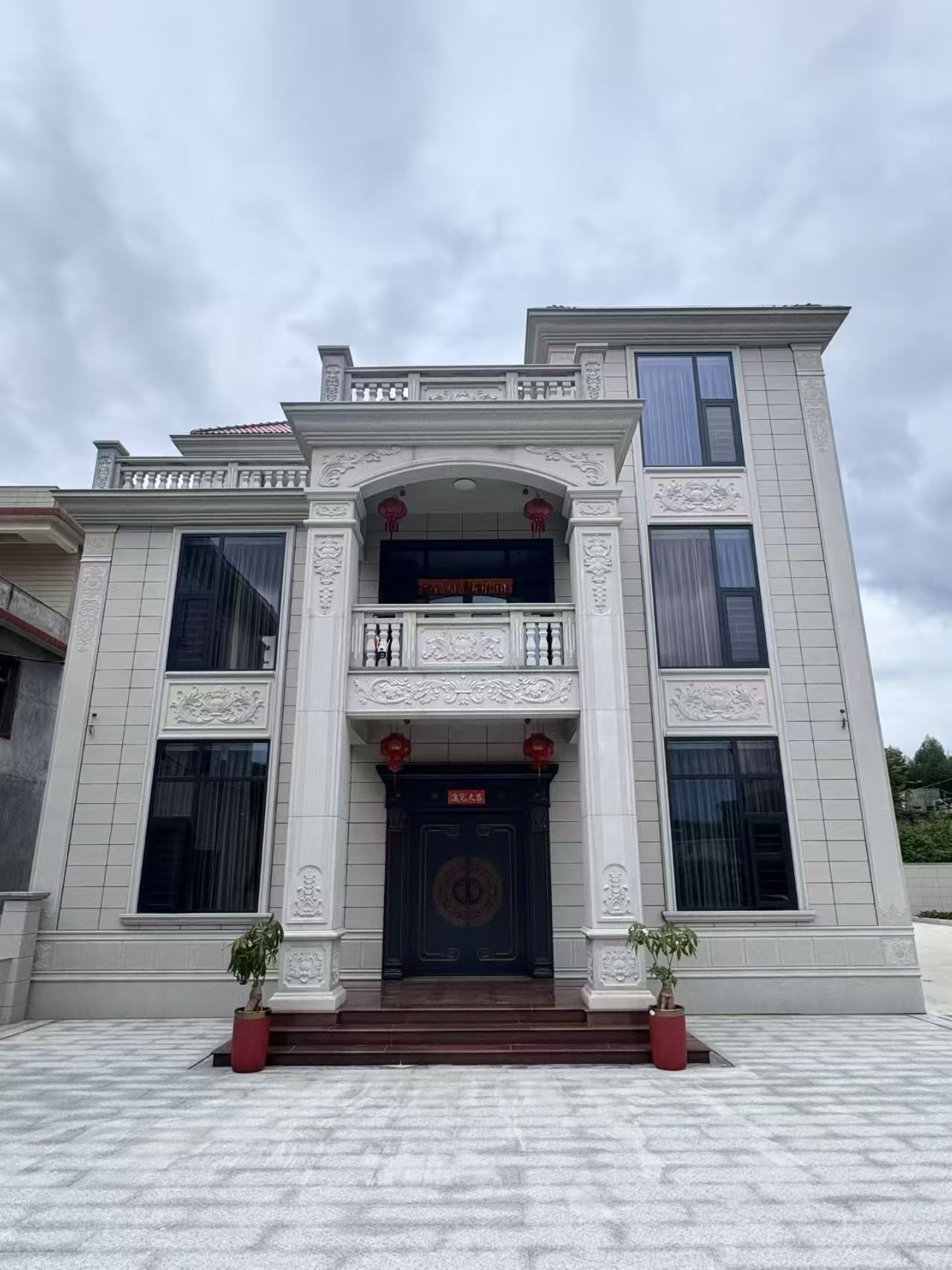 阜阳 芝麻白石材别墅干挂案例展示