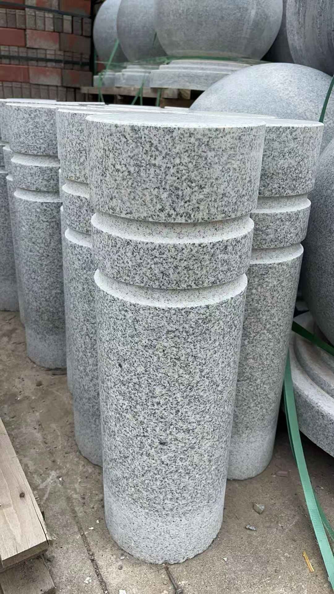 阜阳 芝麻白花岗岩挡车柱、隔离柱多少钱