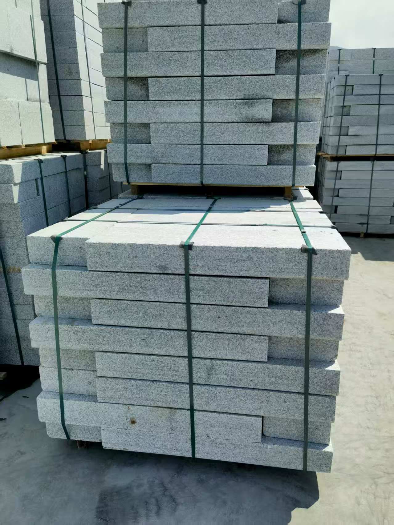 阜阳 芙蓉白花岗岩路沿石、平石尺寸标准，色泽均匀