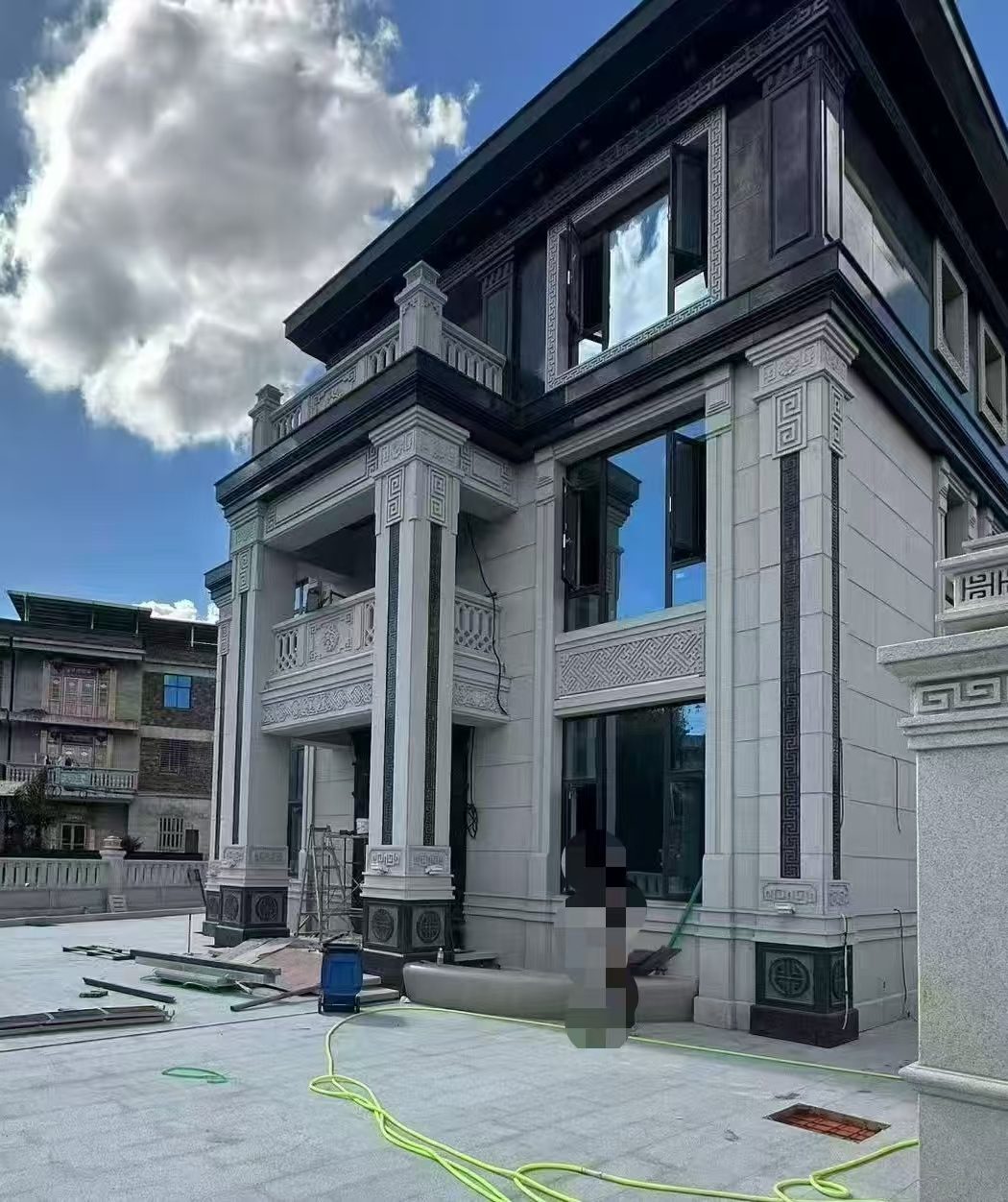 阜阳 别墅干挂，芝麻白与芝麻黑完美配合